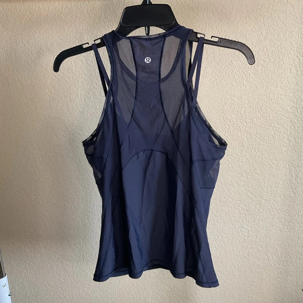 Lululemon Womens Fresh In Mesh Racerback Tank Top With Bra‎ Size 4- Navy Blue - Picture 3 of 5